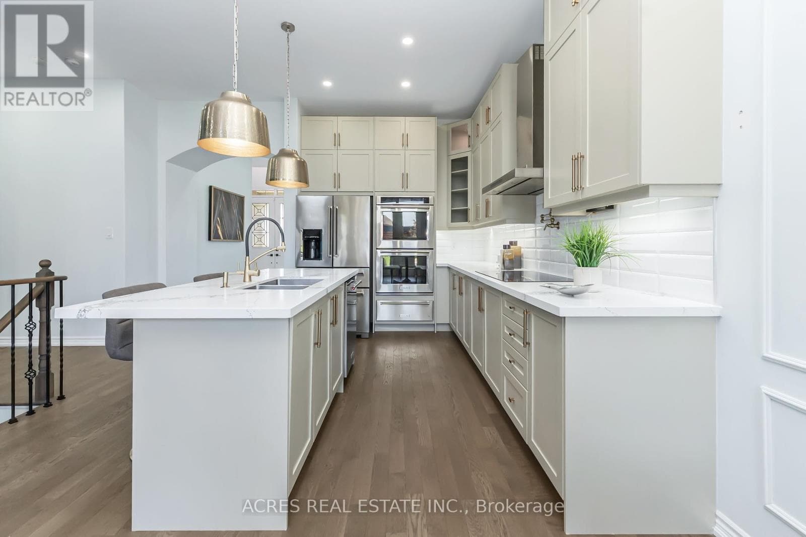 96 REDMOND CRESCENT — Springwater (Centre Vespra), Ontario - Main photo