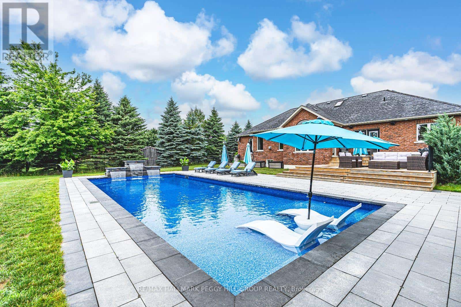 5 MUNRO COURT — Springwater (Snow Valley), Ontario - Photo 2 of 34