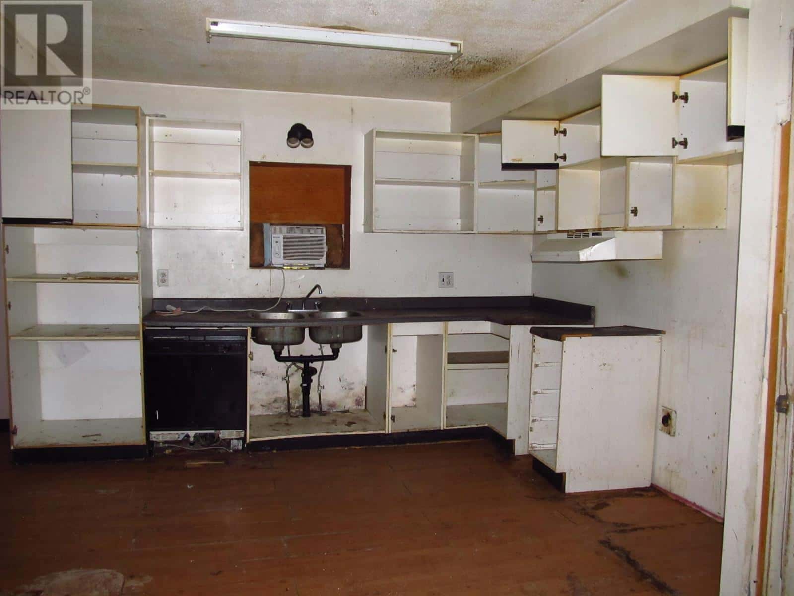 201 Fourth AVE SE — Geraldton, Ontario - Photo 3 of 14