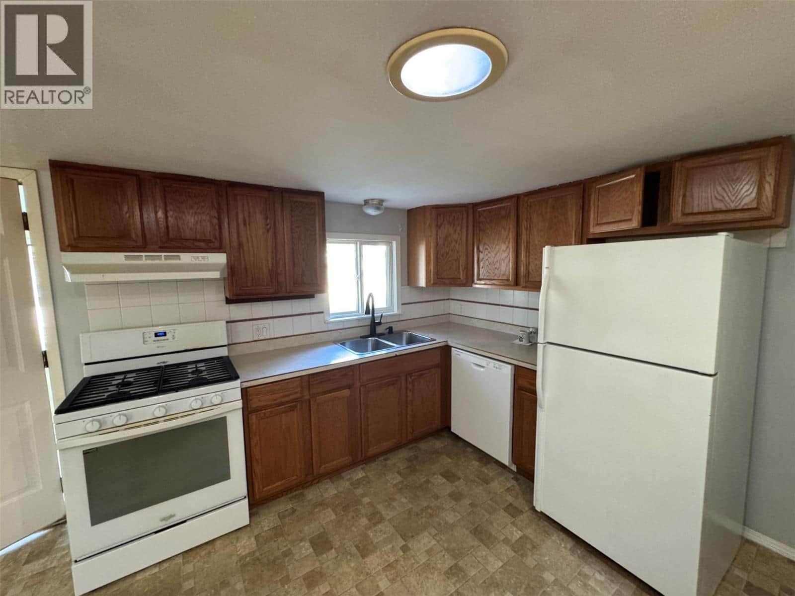 568 N Kimberly Avenue - Photo 4 of 26, Greenwood, British Columbia