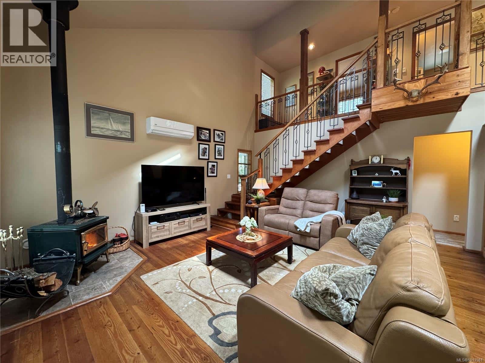 714 Charter Rd — Mayne Island, British Columbia - Photo 3 of 40