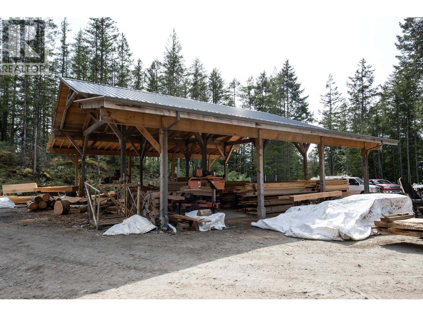 11832 SUNSHINE COAST HIGHWAY — Pender Harbour, British Columbia - Photo 3 of 40