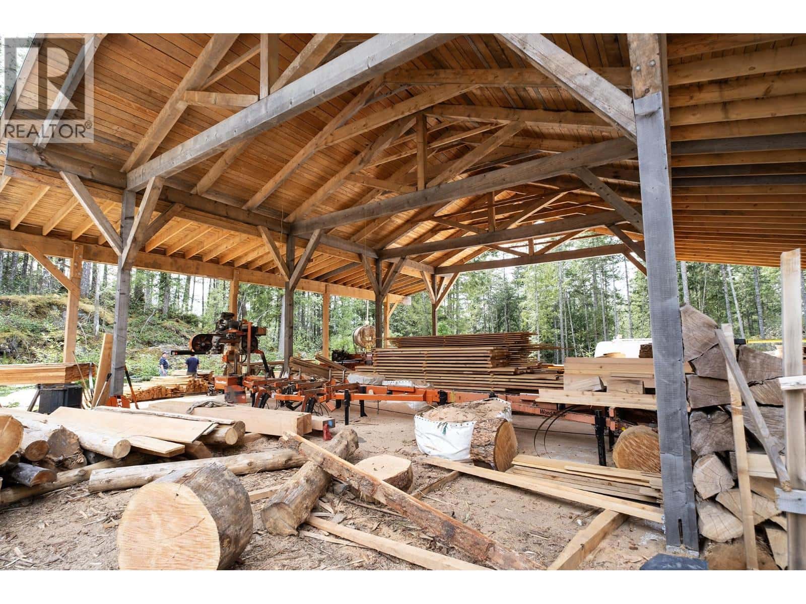 11832 SUNSHINE COAST HIGHWAY — Pender Harbour, British Columbia - Photo 4 of 40