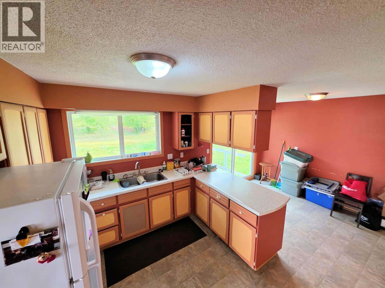 226 CENTENNIAL DRIVE — Mackenzie, British Columbia - Photo 5 of 34