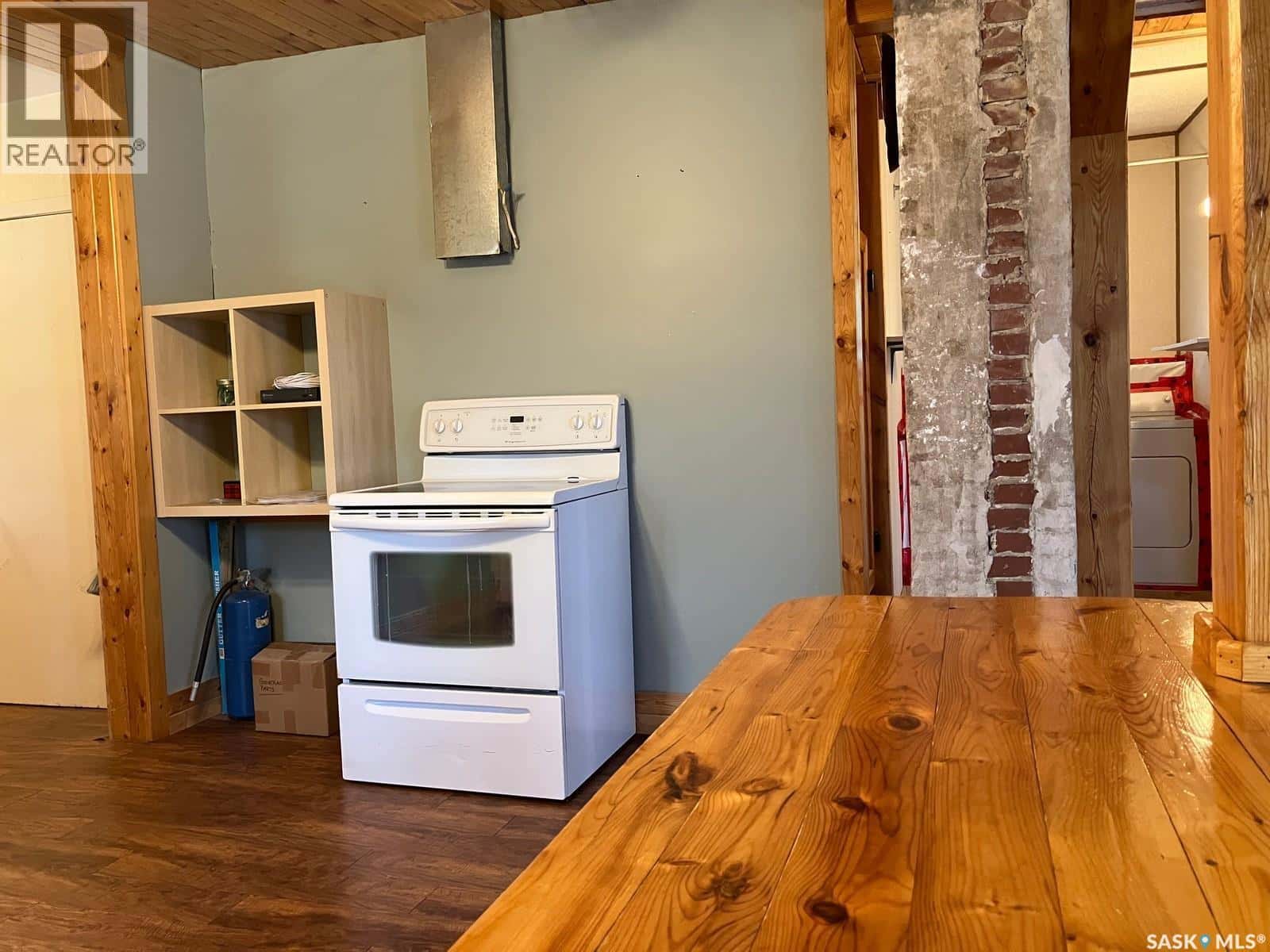 303 1st AVENUE N — Torch River Rm No. 488, Saskatchewan - Photo 3 of 38