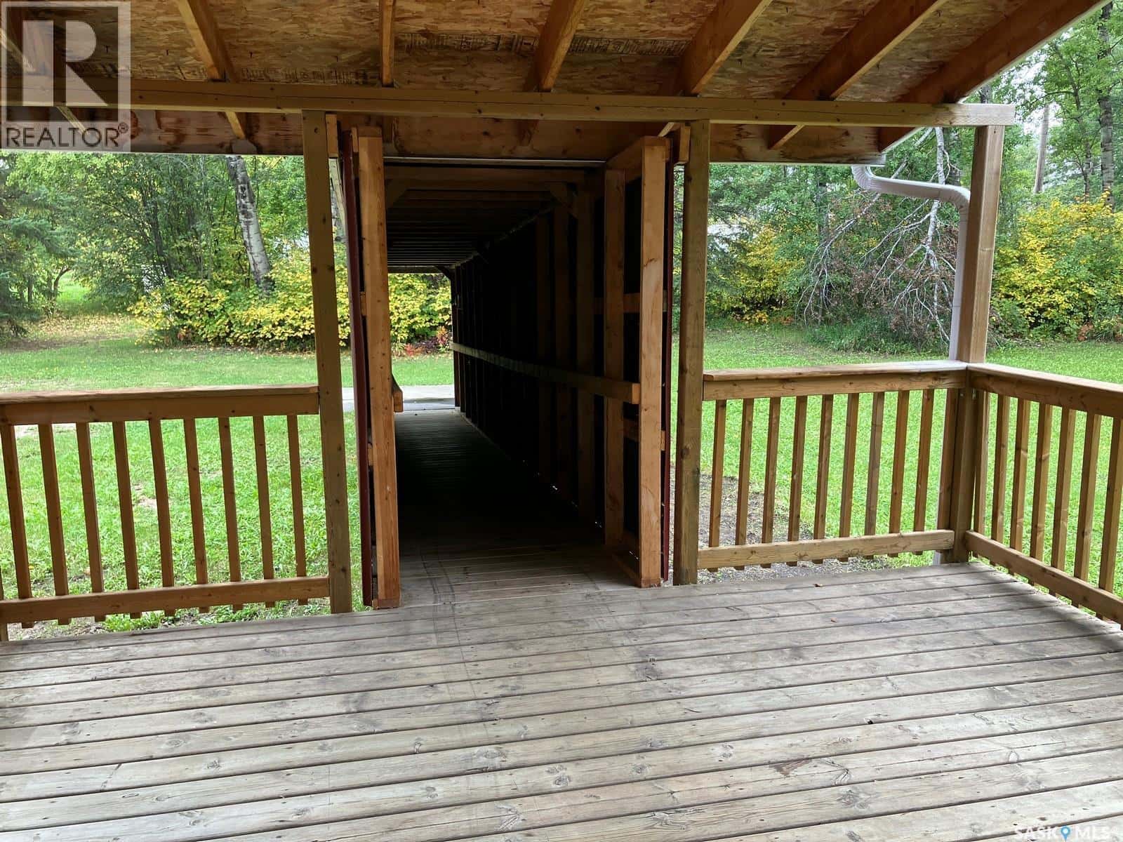 303 1st AVENUE N — Torch River Rm No. 488, Saskatchewan - Photo 4 of 38