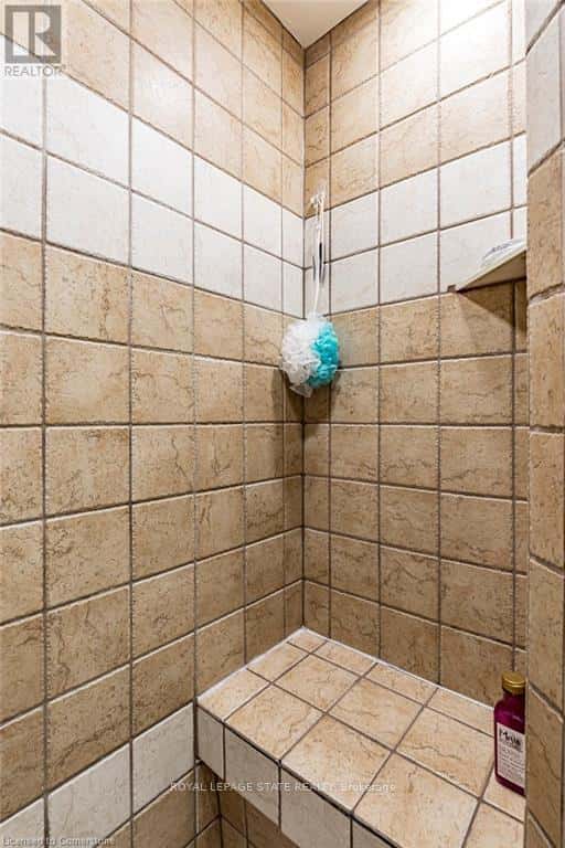 1510 NORWOOD AVENUE — Burlington (Grindstone), Ontario - Photo 4 of 50