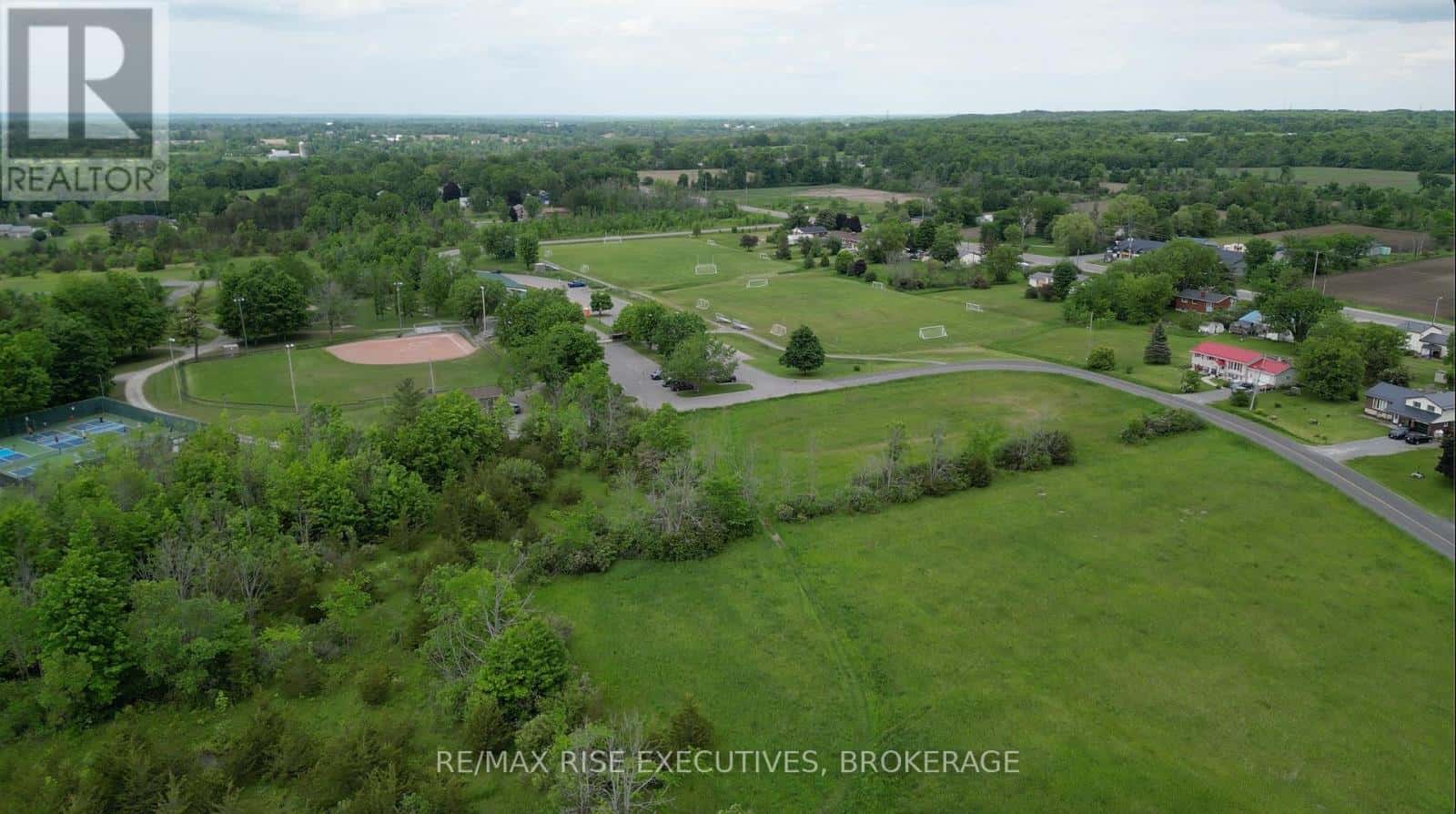 PT LT 7-8 NOTRE DAME STREET — South Frontenac (Frontenac South), Ontario - Photo 5 of 12