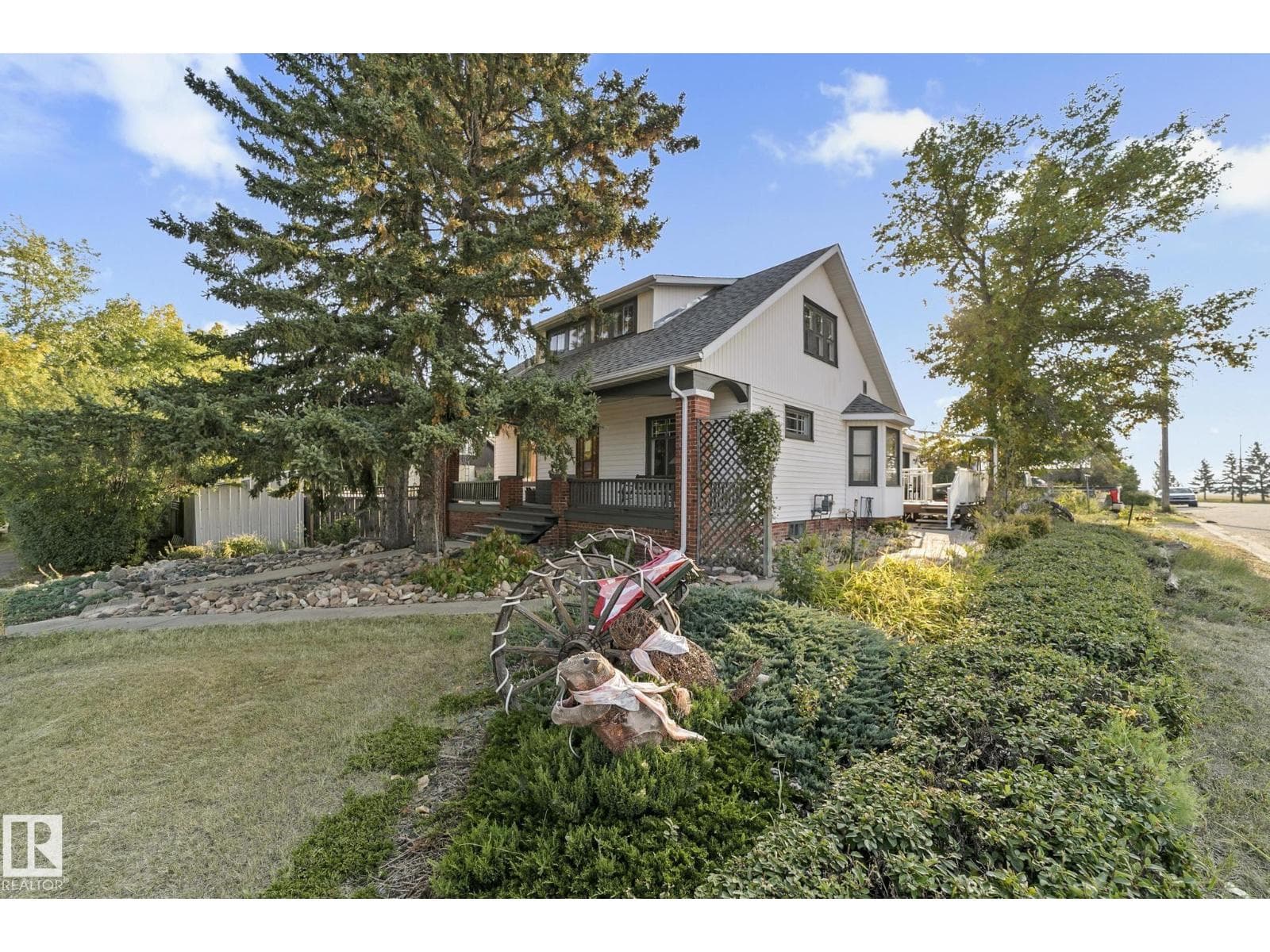 4803 50 (Mcleod Street) ST — Lougheed, Alberta - Main photo