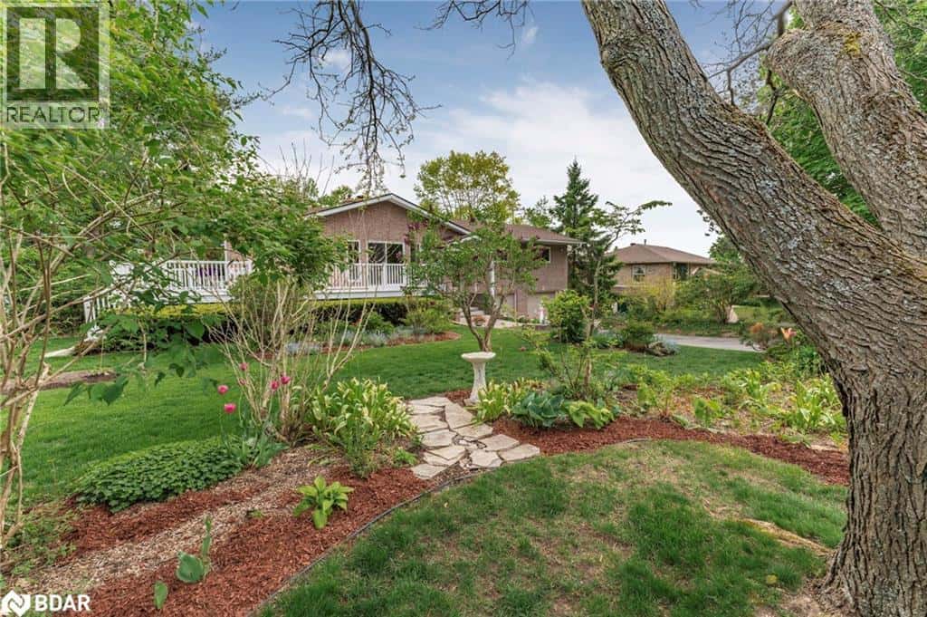 21 POOLES Road — Midhurst, Ontario - Photo 2 of 39