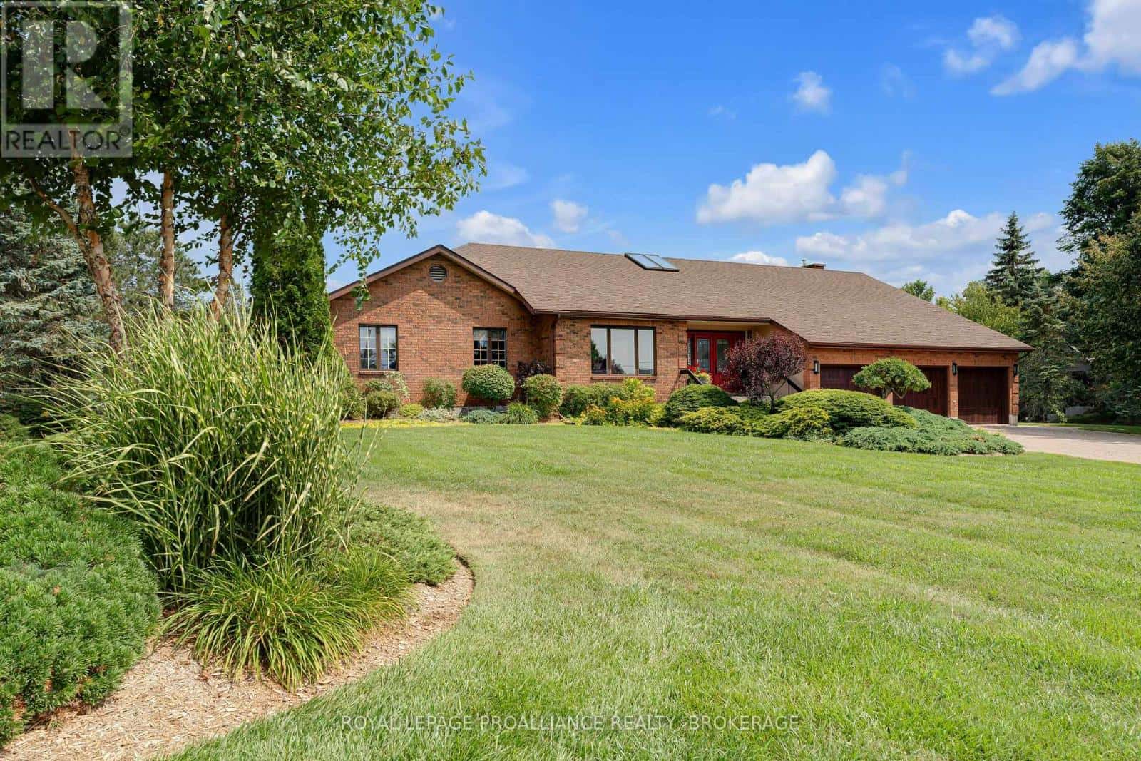 1673 St. Lawrence Avenue