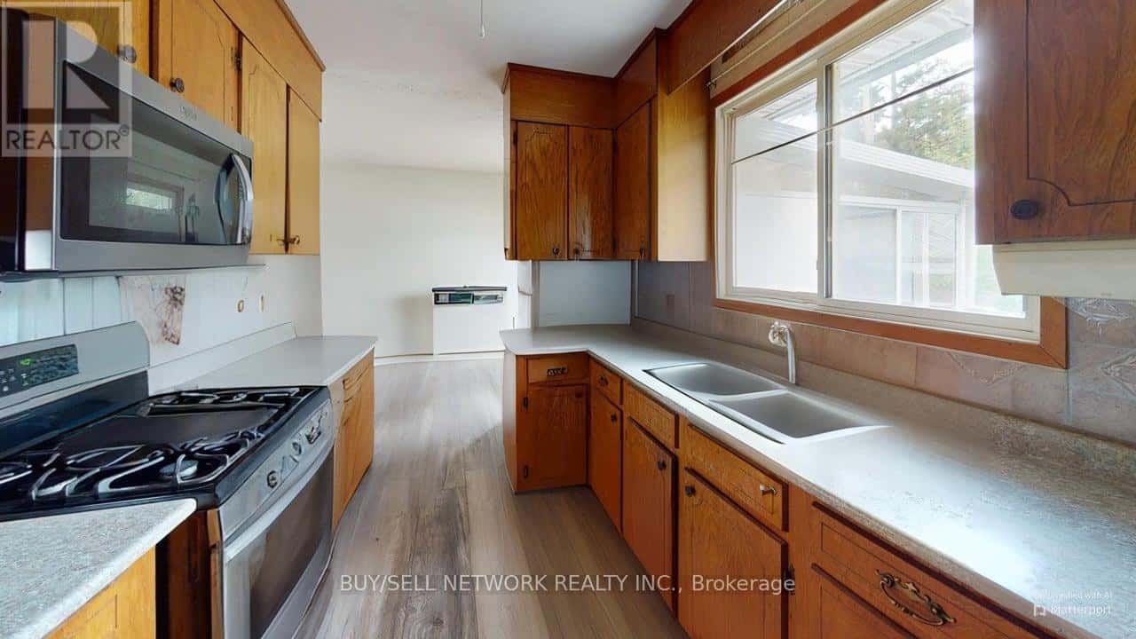 9 HEMLOCK STREET — Highlands East (Bicroft Ward), Ontario - Photo 4 of 23