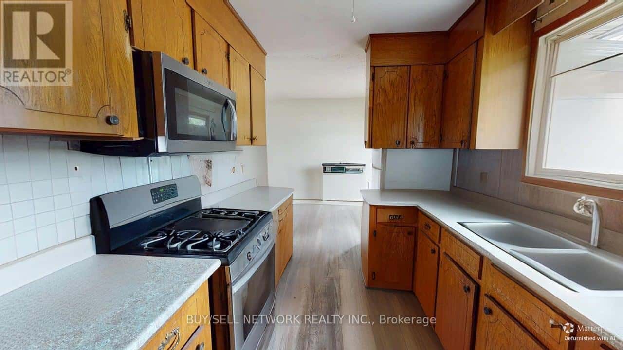 9 HEMLOCK STREET — Highlands East (Bicroft Ward), Ontario - Photo 5 of 23