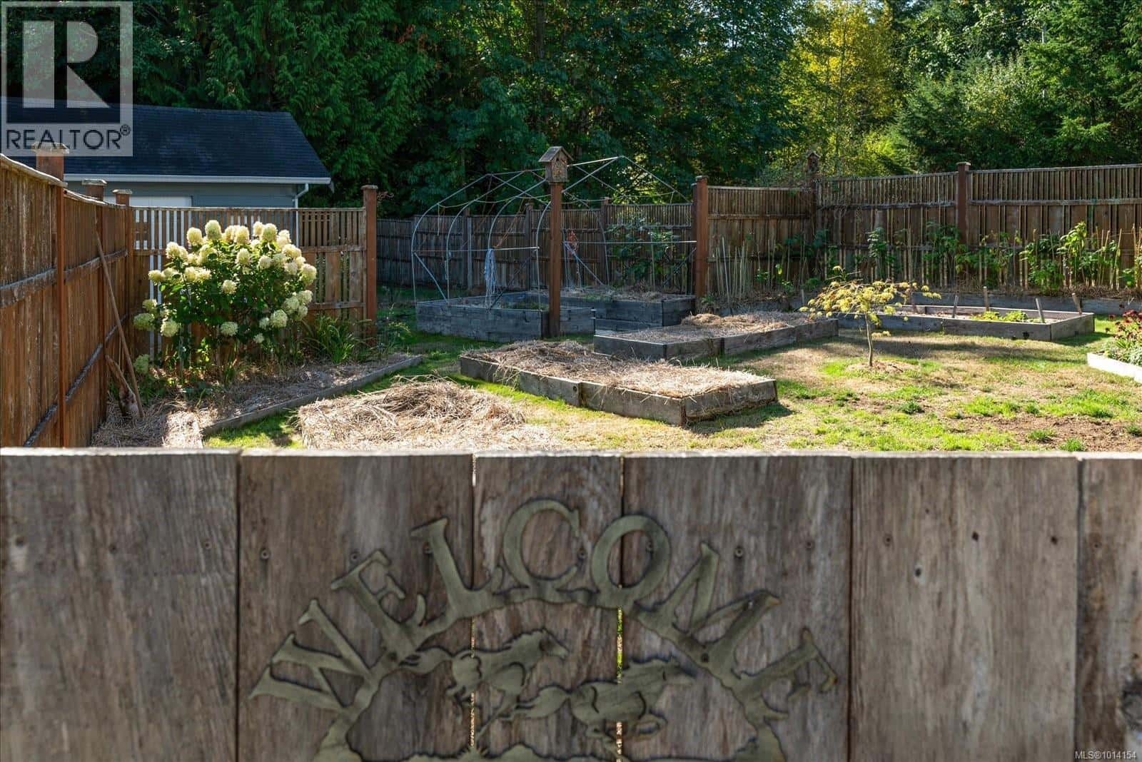 105 McColl Rd — Bowser, British Columbia - Photo 4 of 88