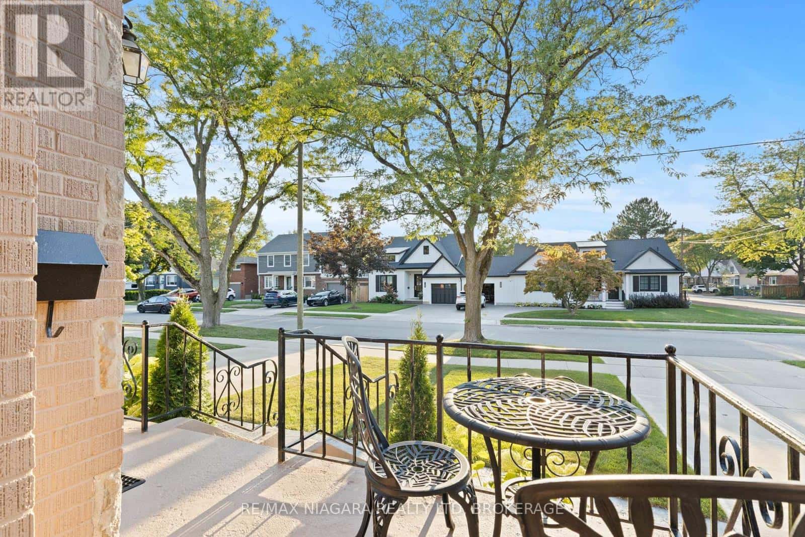 123 SOUTH DRIVE — St. Catharines (Old Glenridge), Ontario - Photo 3 of 44