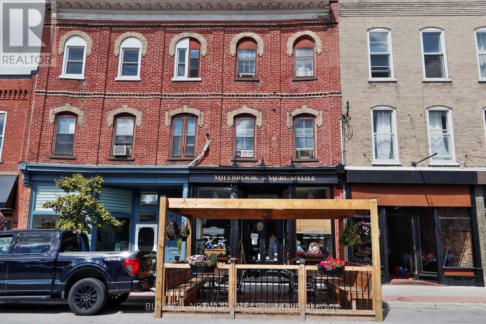 28 KING STREET E — Cavan Monaghan (Millbrook Village), Ontario - Photo 2 of 8