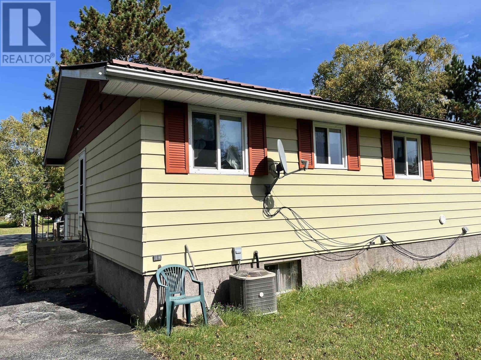 27 Balsam Avenue — Ear Falls, Ontario - Photo 4 of 29