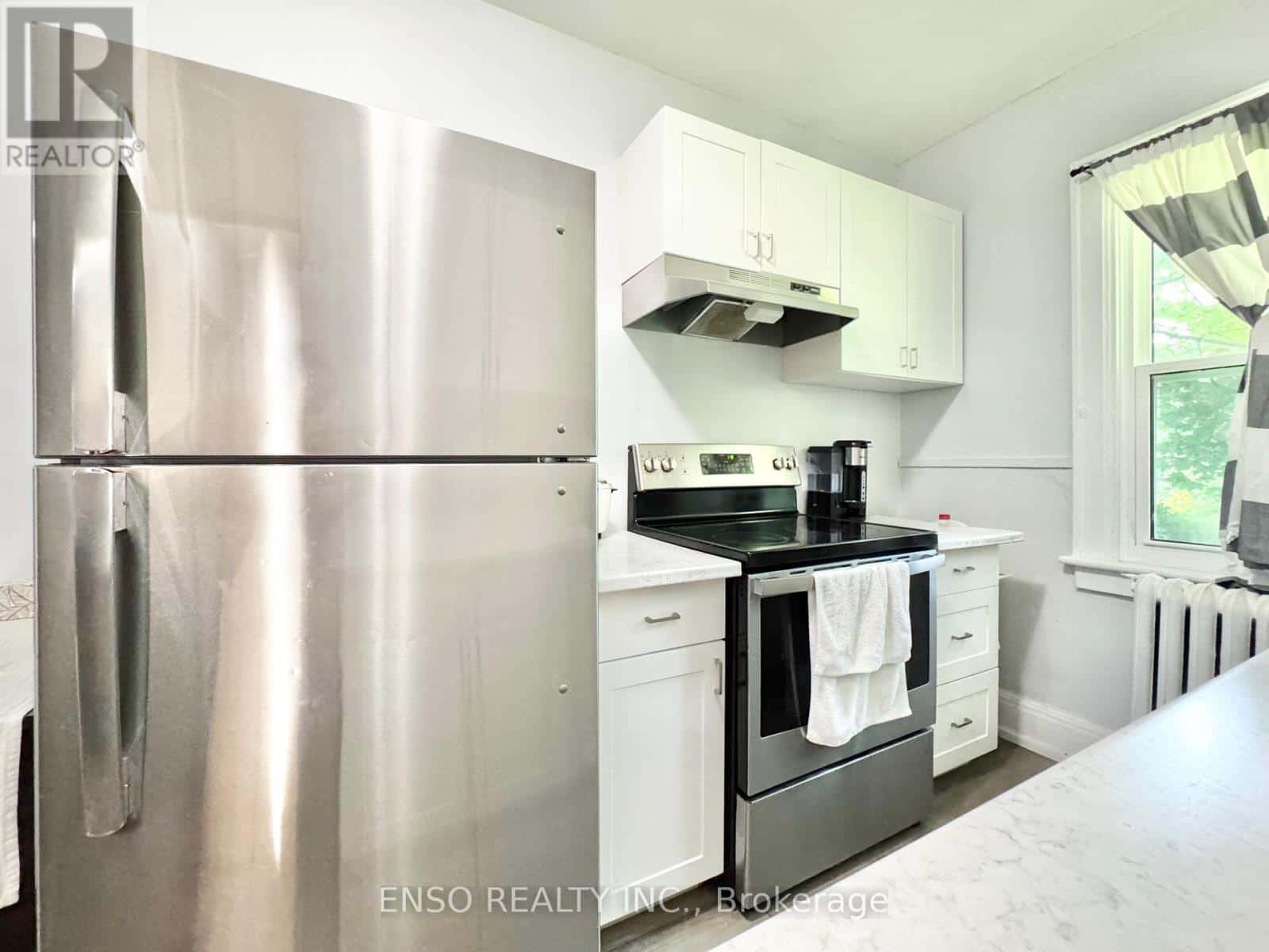 7 - 5325 VAN ALSTYNE PLACE — Niagara Falls (Clifton Hill), Ontario - Photo 3 of 14