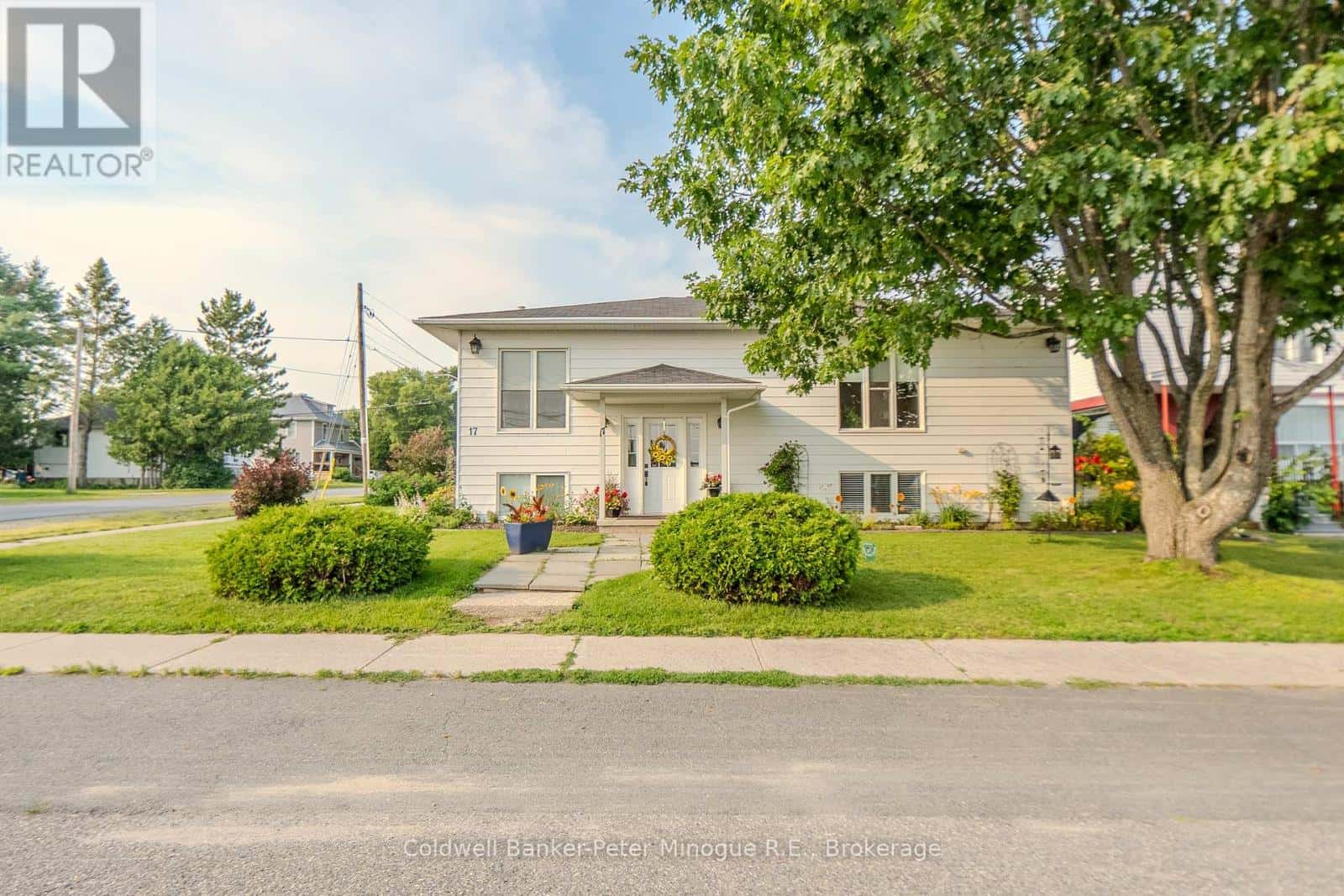 17 PRINCIPALE STREET W — West Nipissing (Verner), Ontario - Photo 2 of 18