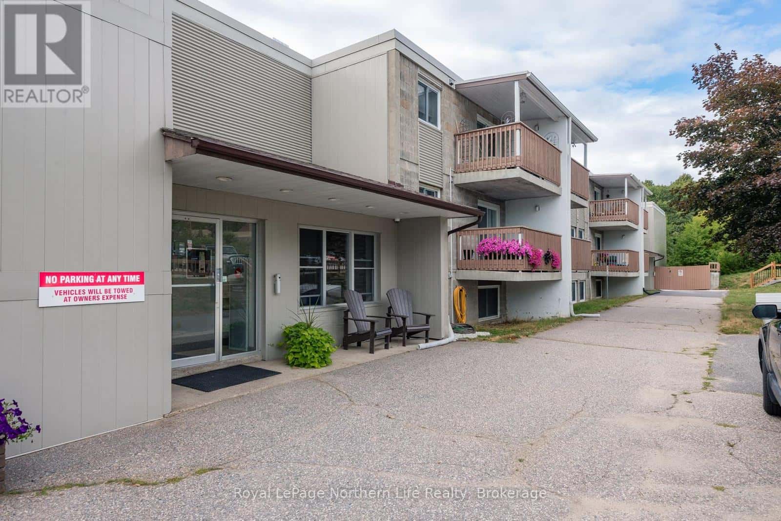 110 - 213 LEONARD STREET — North Bay (College Heights), Ontario - Photo 2 of 14