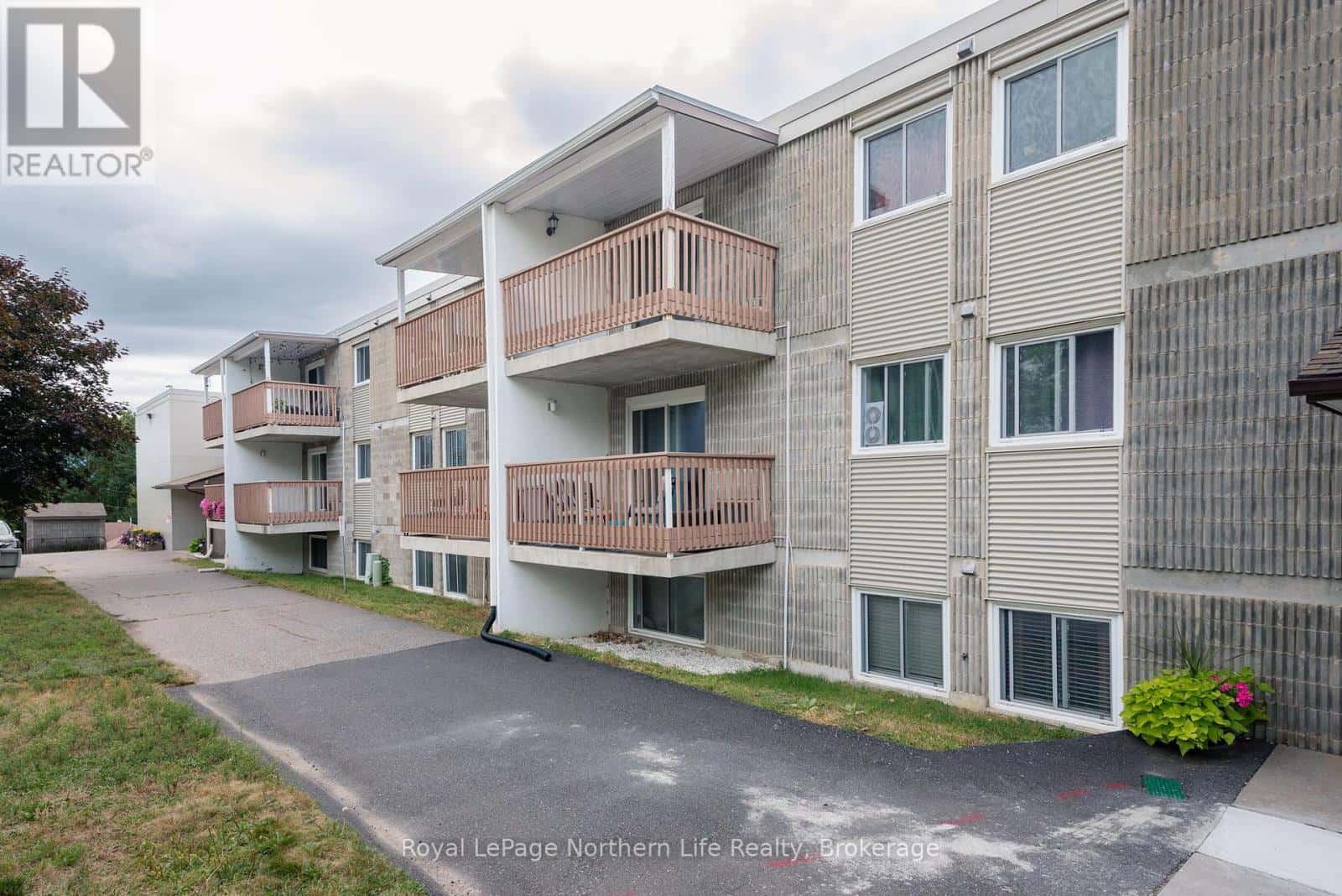 110 - 213 LEONARD STREET — North Bay (College Heights), Ontario - Photo 3 of 14