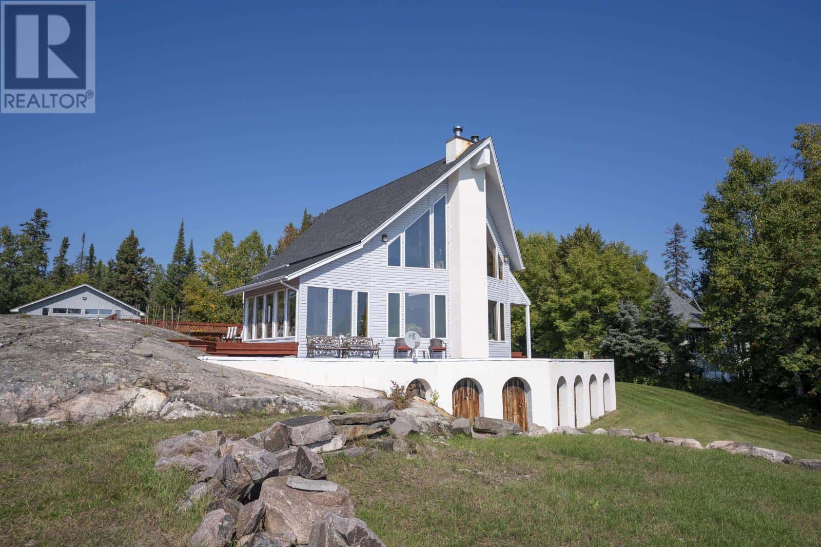 1623 CORAL BAY DR — SHUNIAH, Ontario - Photo 2 of 24