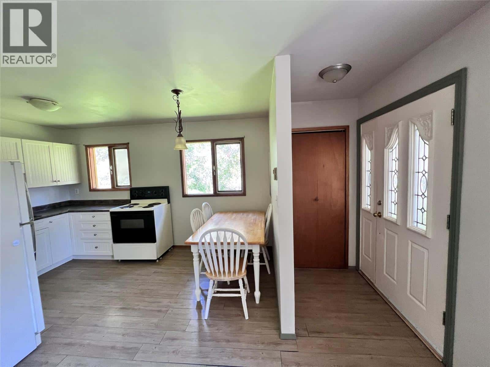 44 Hollingsworth Road — Cherryville, British Columbia - Photo 3 of 48