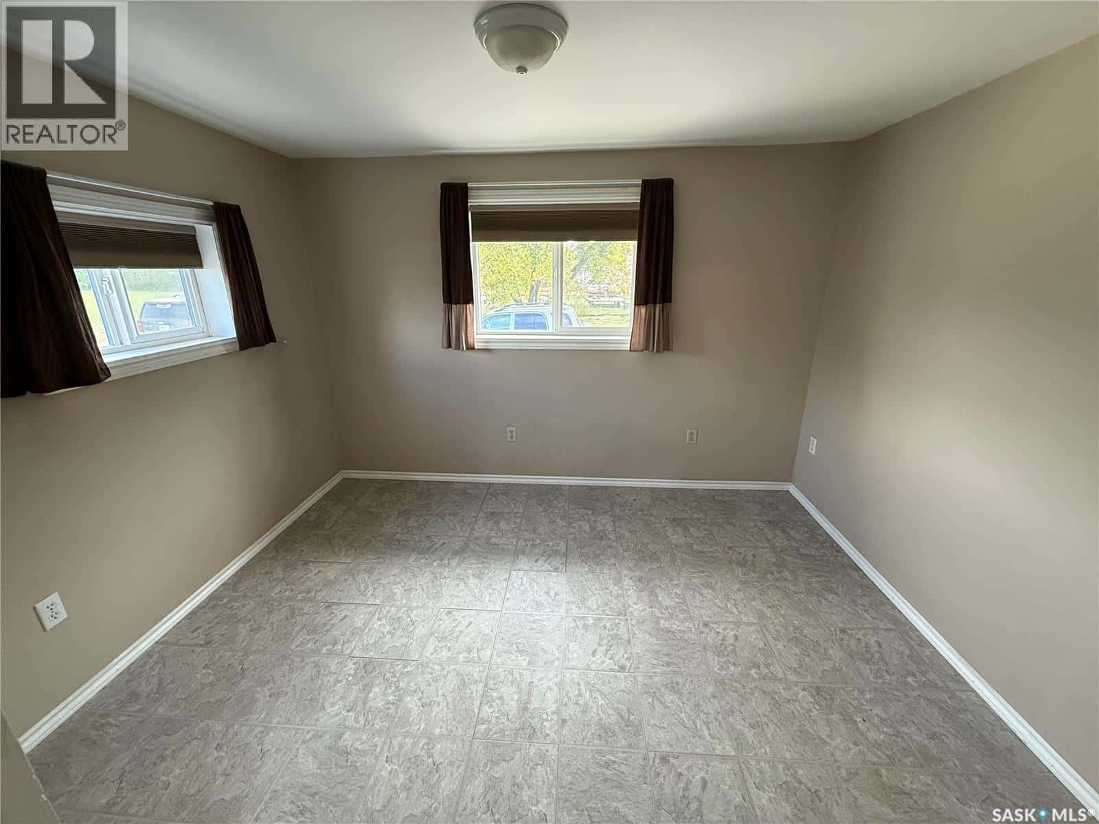 21 1st AVENUE E — Canwood Rm No. 494, Saskatchewan - Photo 2 of 13