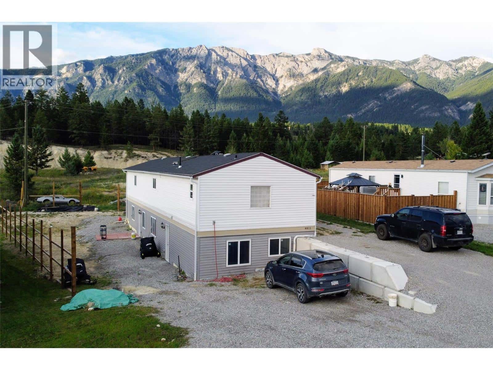 4811 CRESCENTWOOD Drive