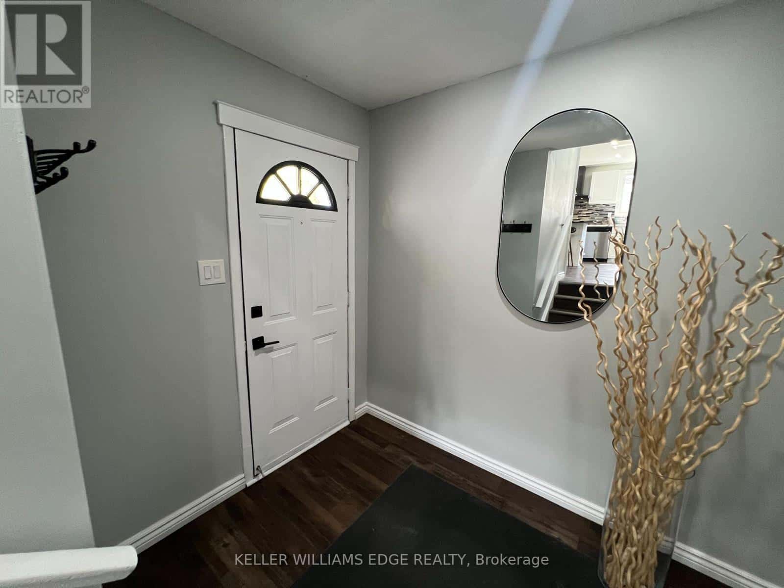 228 LAWNHURST COURT — Hamilton (Lawfield), Ontario - Photo 4 of 42