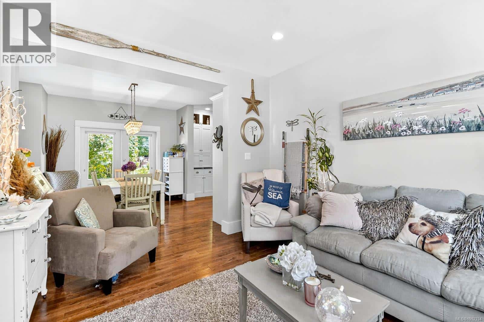 4455 Elizabeth St — Port Alberni, British Columbia - Photo 4 of 82