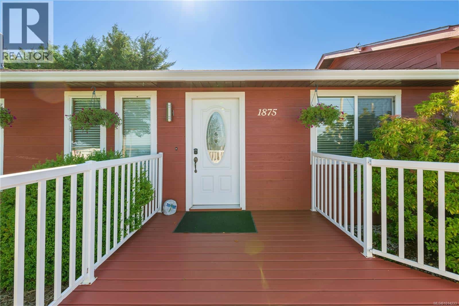 1875 Broughton Blvd — Port McNeill, British Columbia - Photo 2 of 24