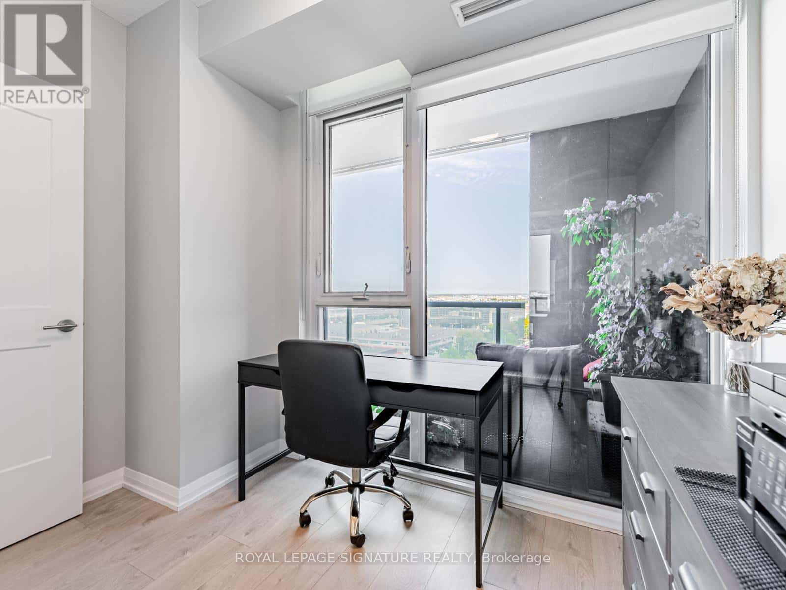 1114 - 7895 JANE STREET — Vaughan (Concord), Ontario - Photo 4 of 27