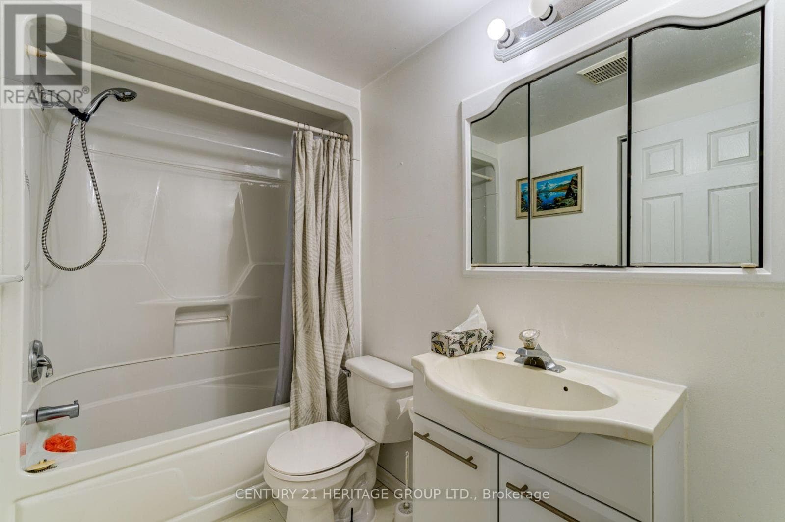 42 SHAMROCK CRESCENT — Essa, Ontario - Main photo