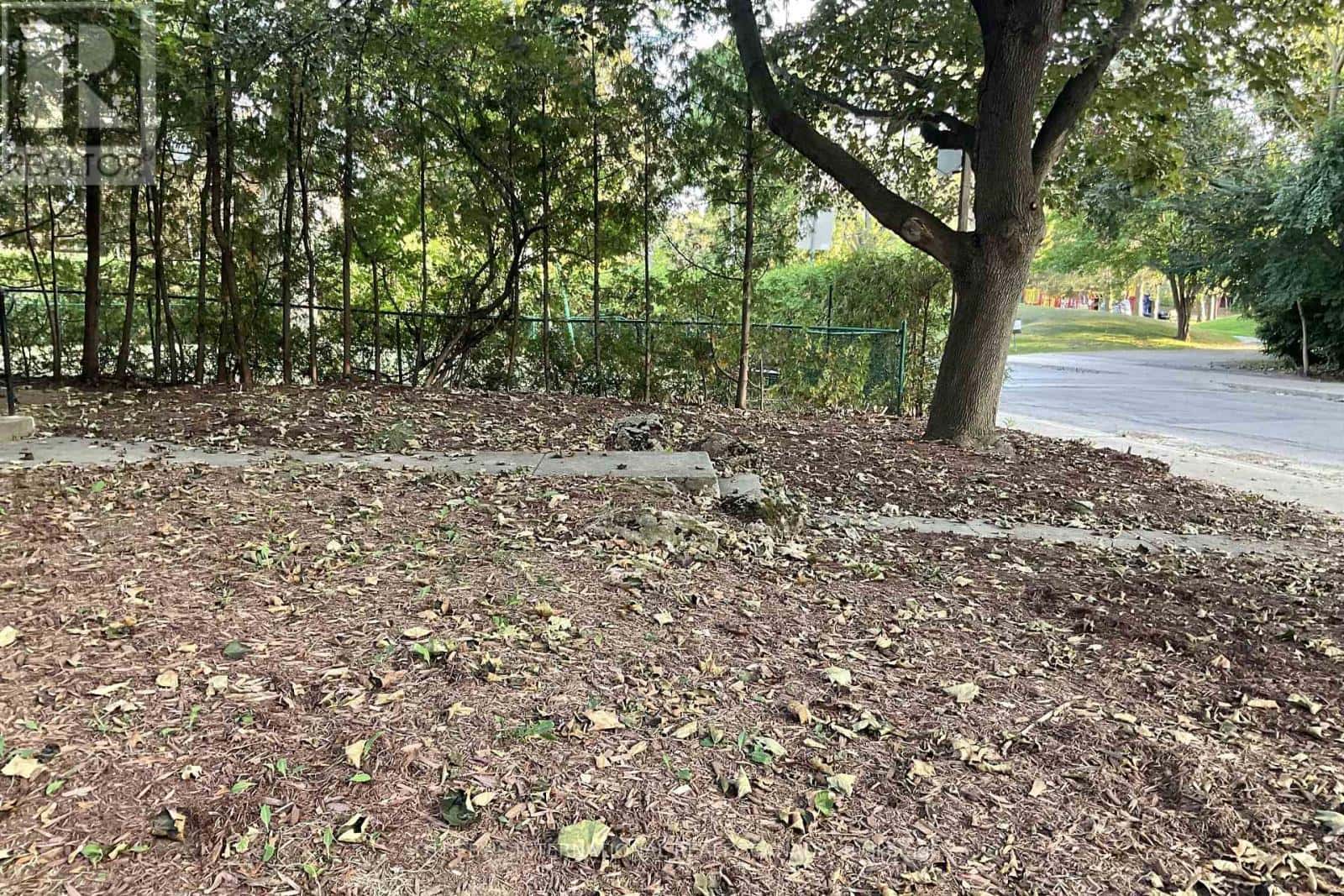 153 GLEN CEDAR ROAD — Toronto (Humewood-Cedarvale), Ontario - Photo 3 of 13