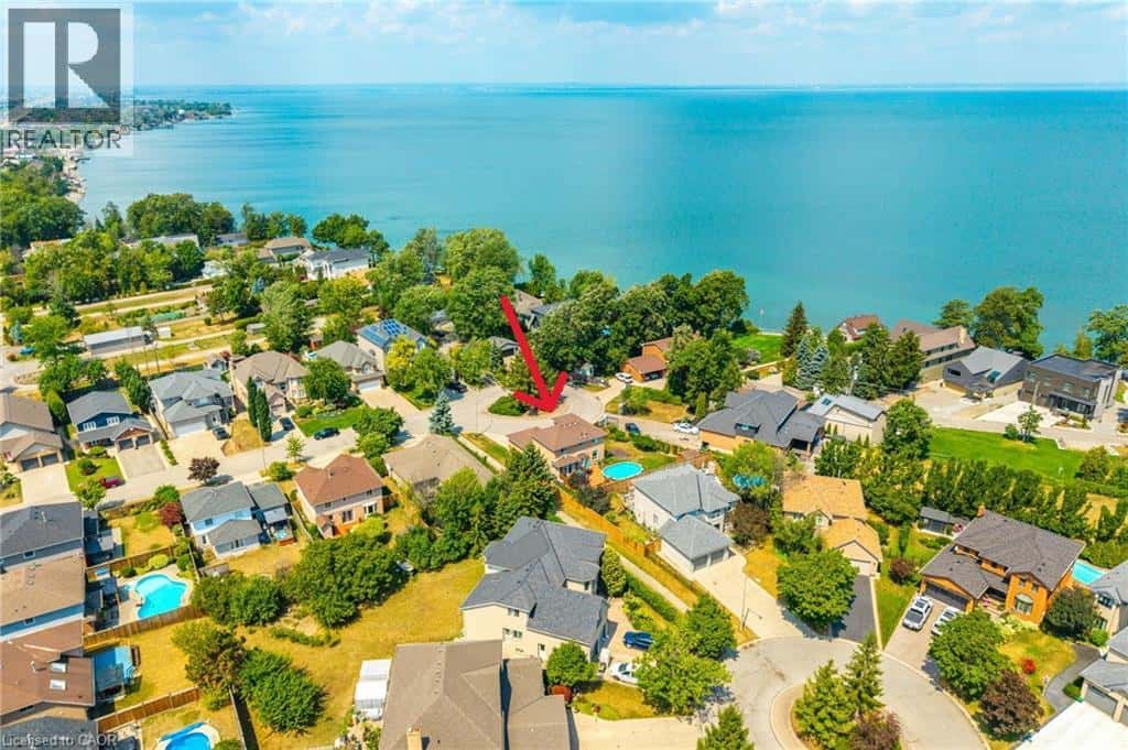 10 SHADOWDALE Drive — Stoney Creek, Ontario - Photo 3 of 50