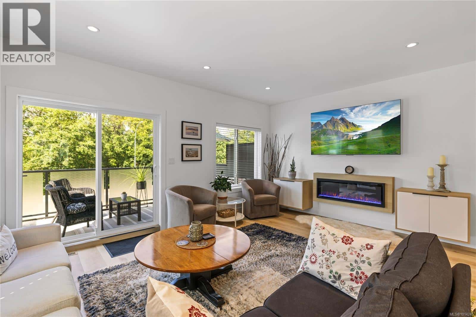 16 2310 Guthrie Rd — Comox, British Columbia - Photo 3 of 47