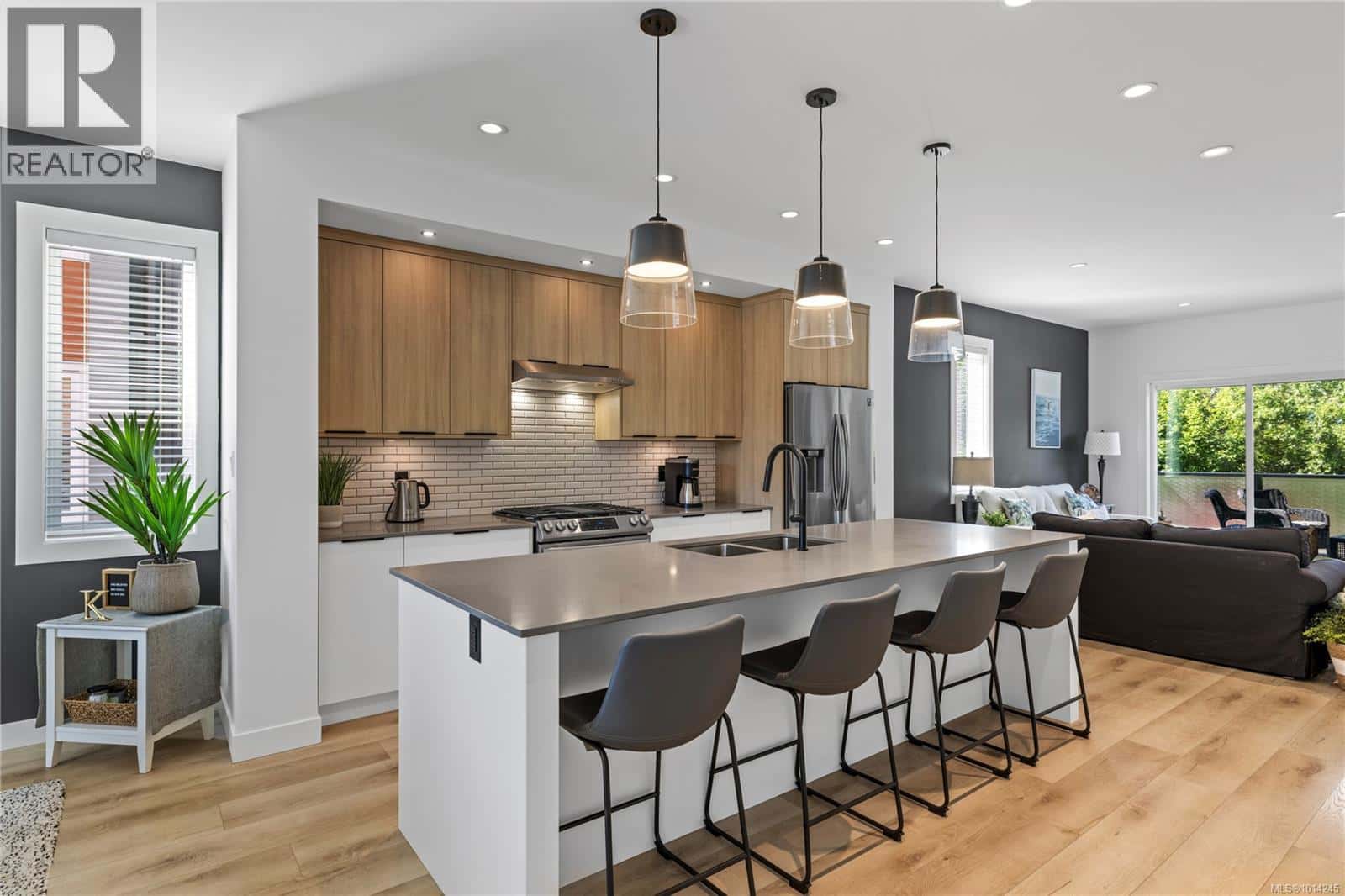 16 2310 Guthrie Rd — Comox, British Columbia - Photo 5 of 47