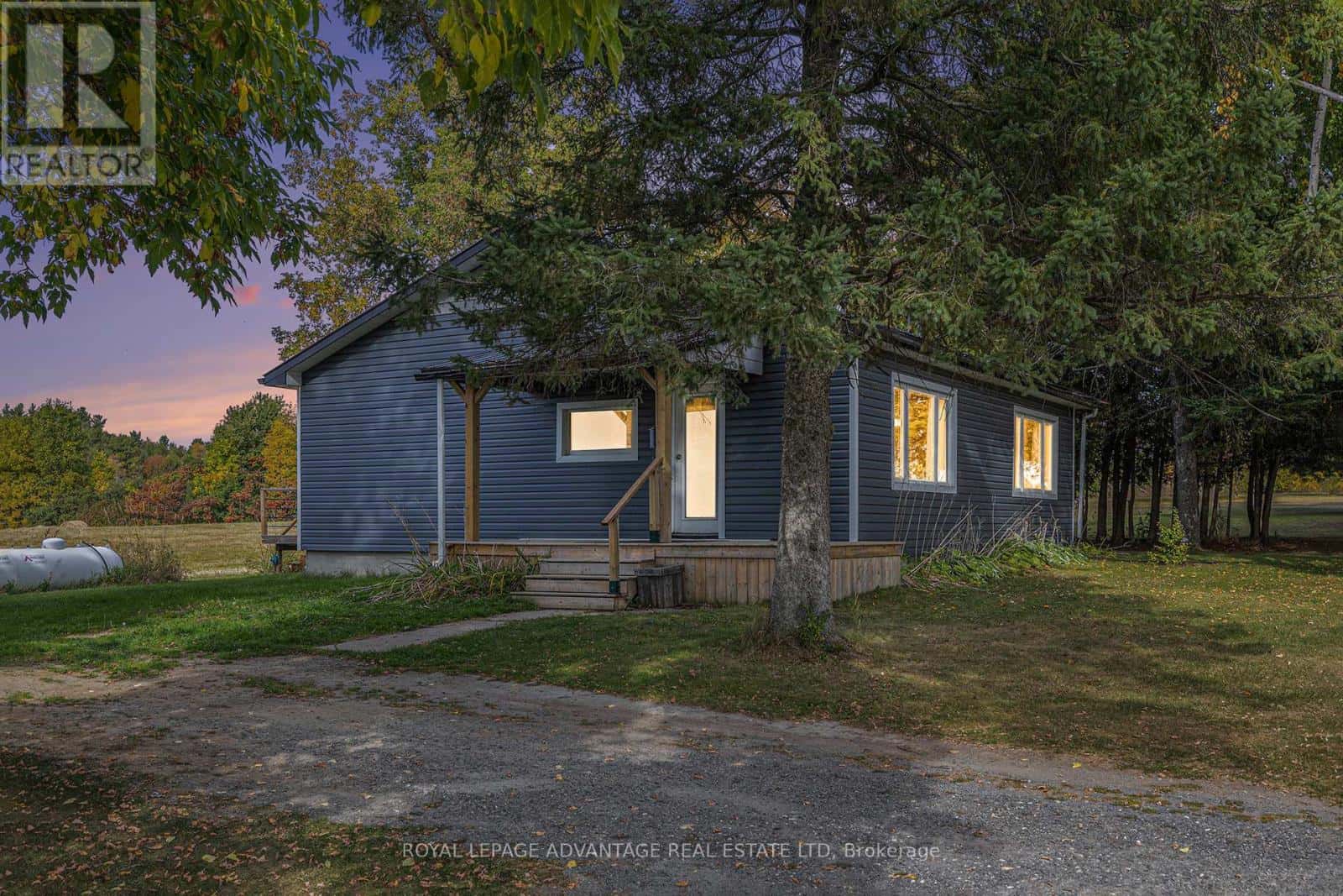 19320 HIGHWAY 7 ROAD — Tay Valley, Ontario - Photo 3 of 34