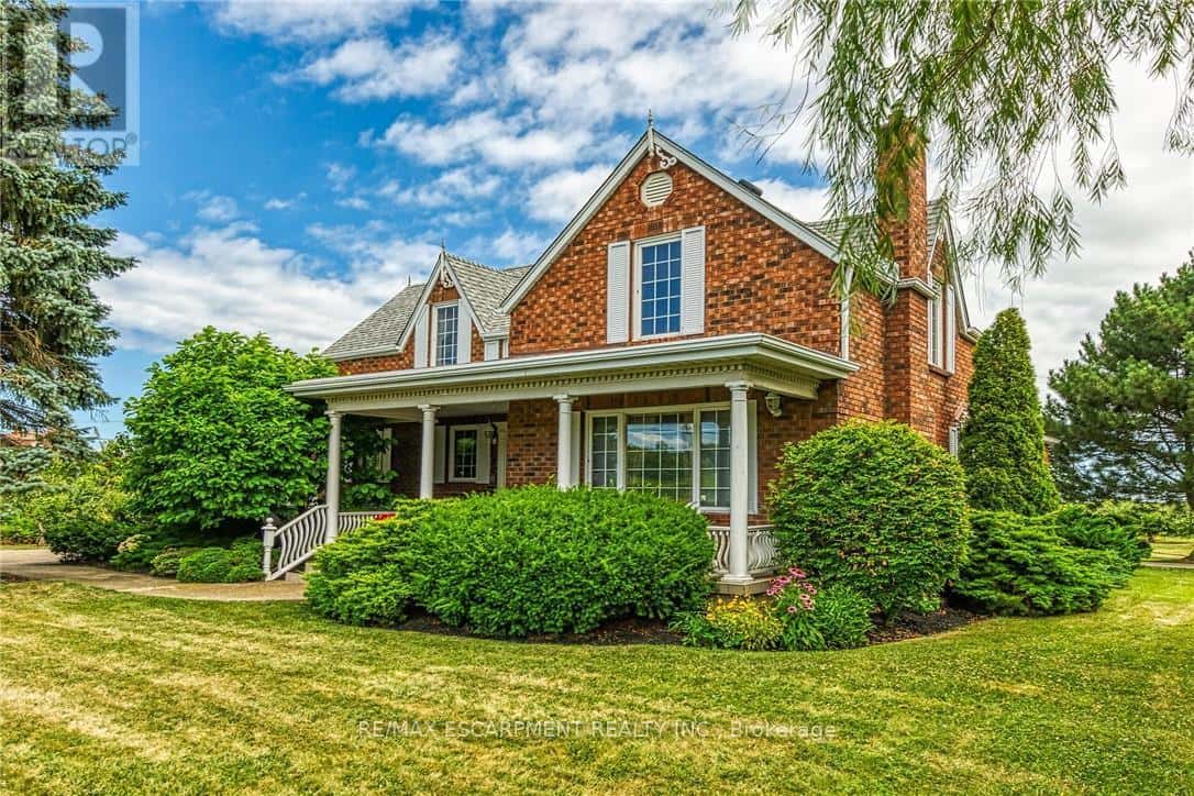 5581 KING STREET — Lincoln (Beamsville), Ontario - Photo 4 of 50