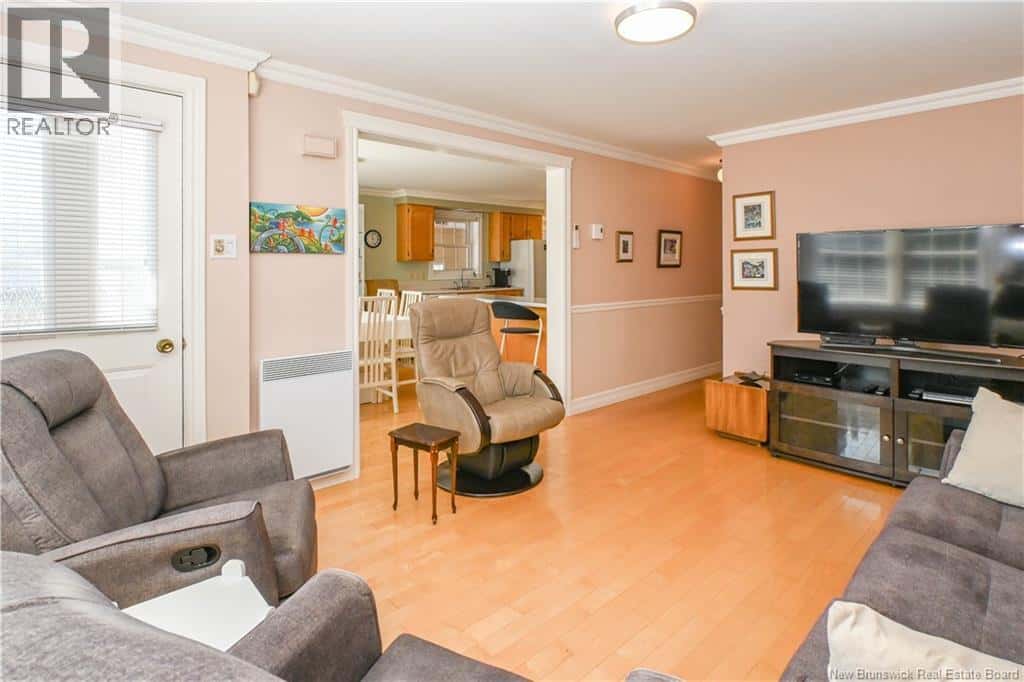 151 rue des Peupliers Street — Shippagan, New Brunswick - Photo 5 of 41