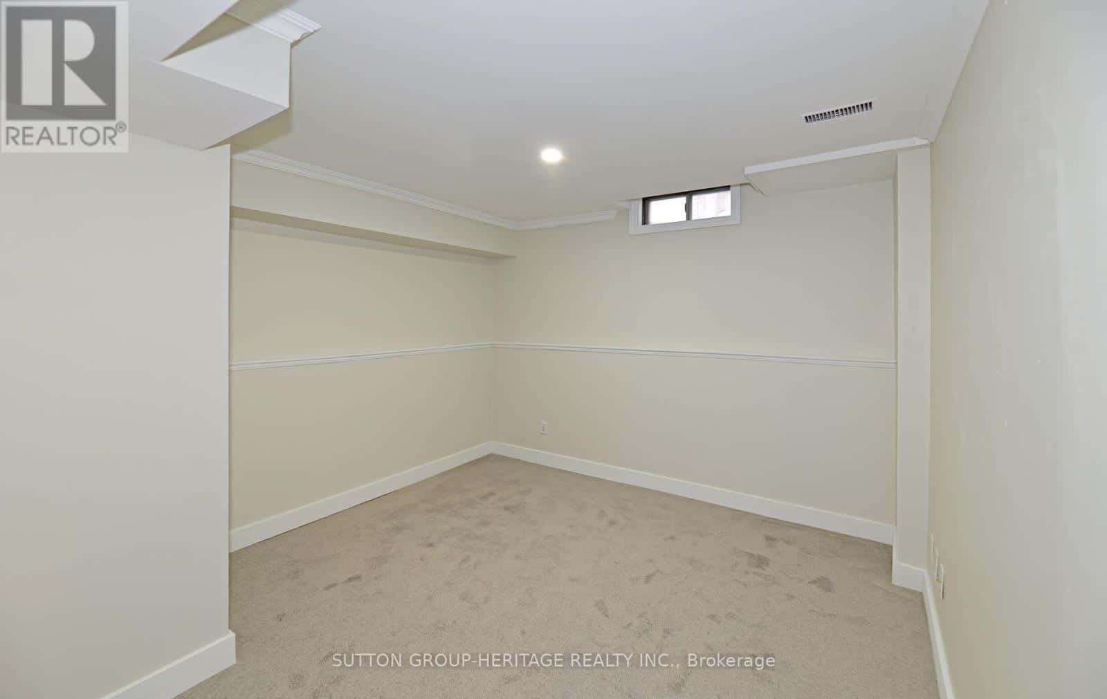 Ajax (Central), Ontario — Ajax (Central), Ontario - Photo 5 of 26