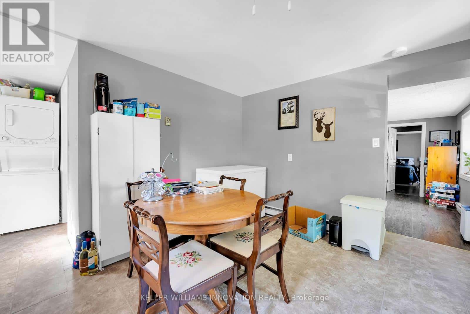 4249 ACADEMY STREET — Lincoln (Beamsville), Ontario - Photo 5 of 26