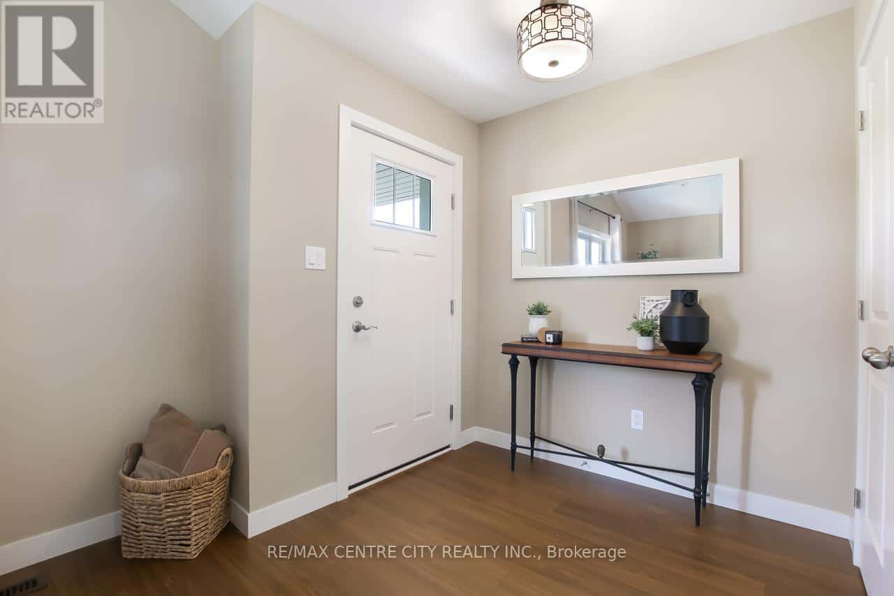 178 EMERY STREET — Central Elgin (Port Stanley), Ontario - Photo 2 of 27