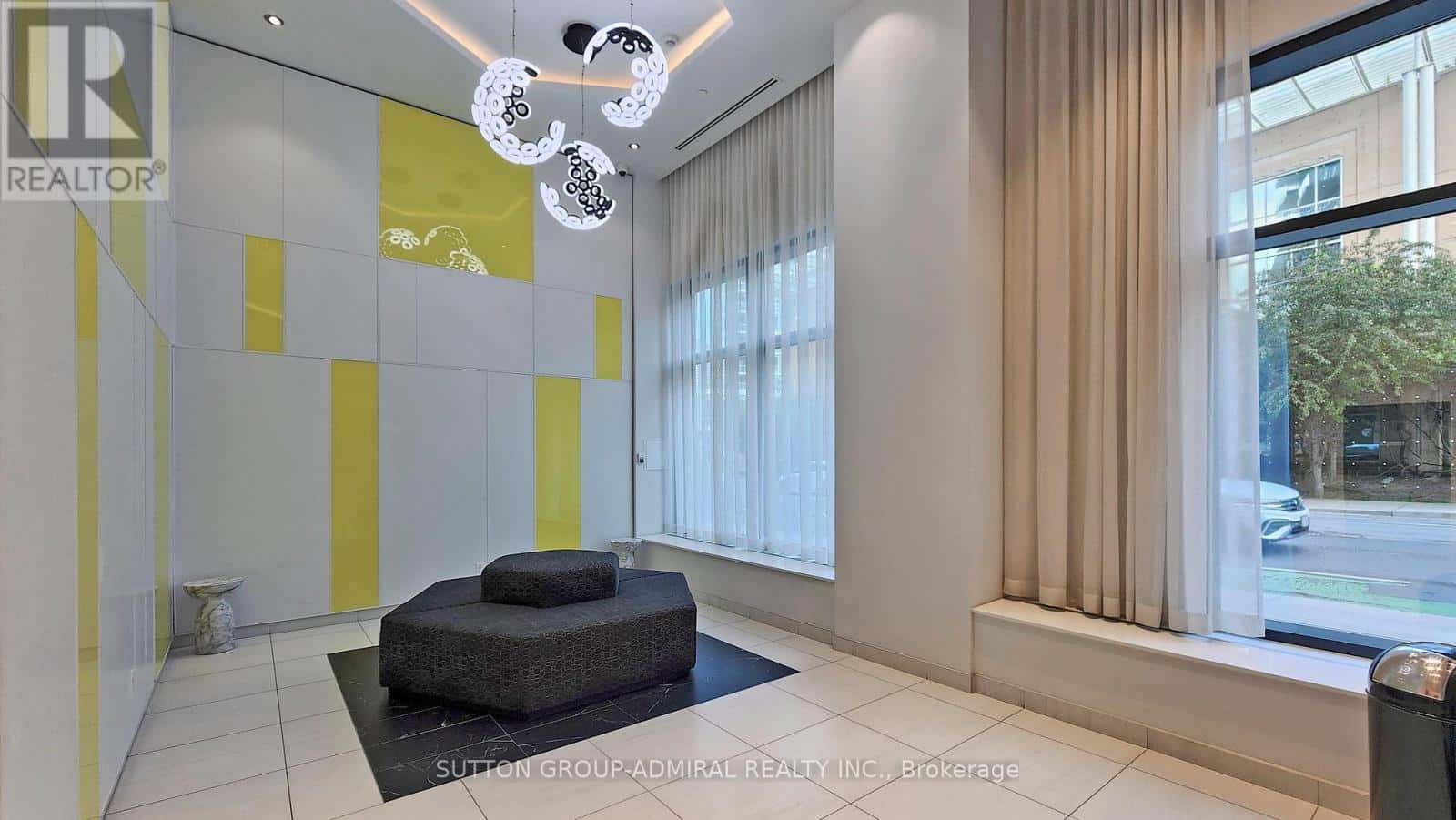 Toronto (Cabbagetown-South St. James Town), Ontario — Toronto (Cabbagetown-South St. James Town), Ontario - Photo 5 of 38