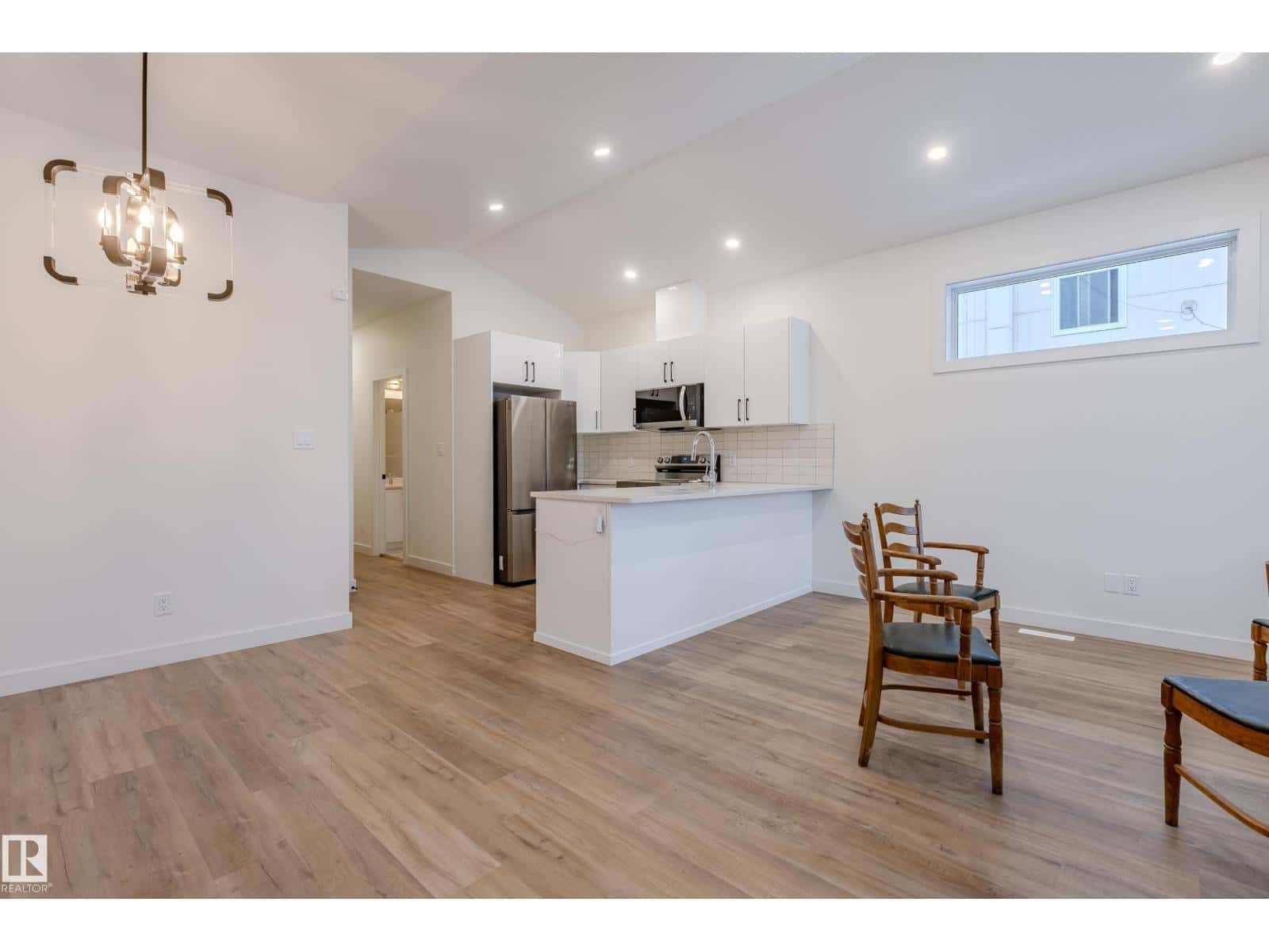 4921 50 AV — Legal, Alberta - Photo 3 of 39