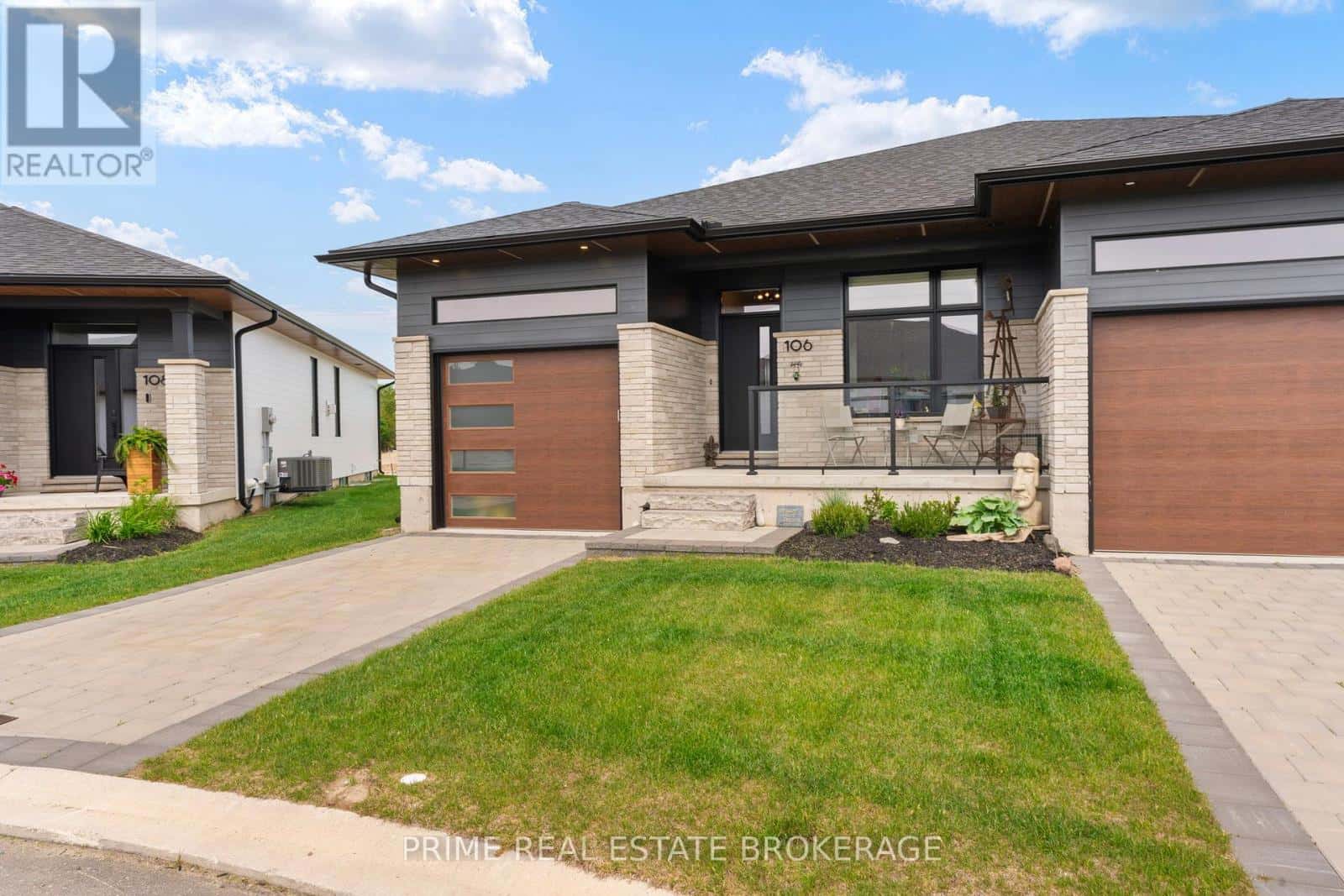 3 - 106 COASTAL CRESCENT — Lambton Shores (Grand Bend), Ontario - Photo 2 of 41