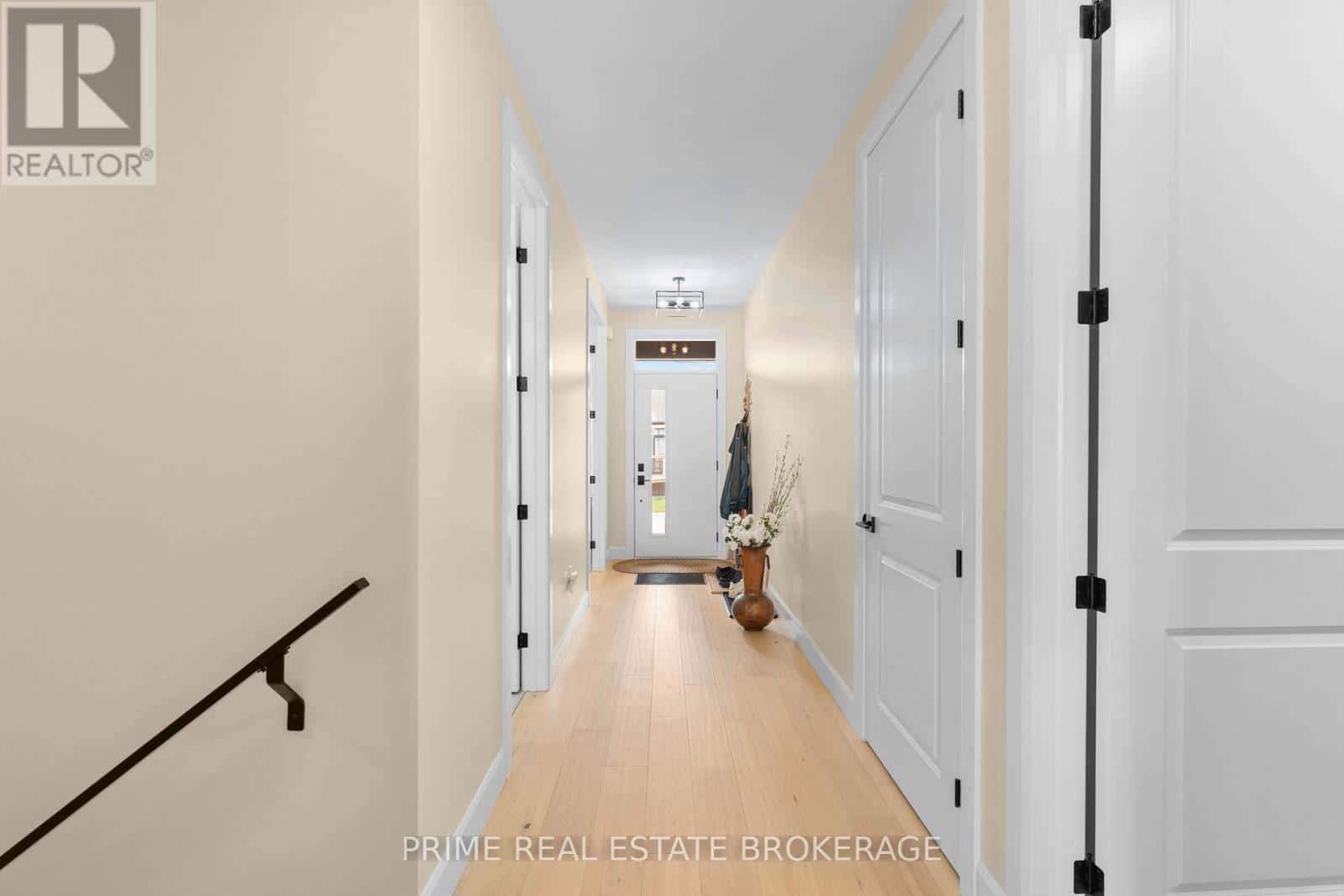 3 - 106 COASTAL CRESCENT — Lambton Shores (Grand Bend), Ontario - Photo 5 of 41