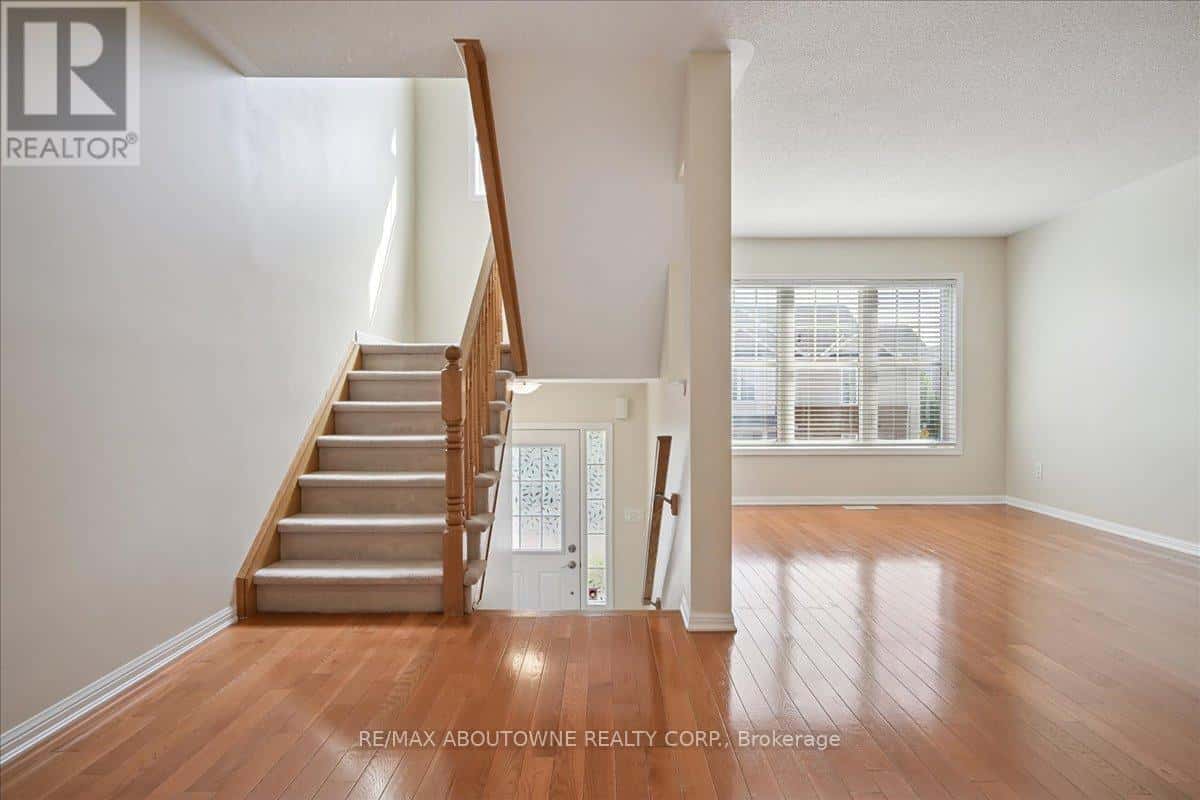 2389 COHO WAY — Oakville (WM Westmount), Ontario - Photo 4 of 36