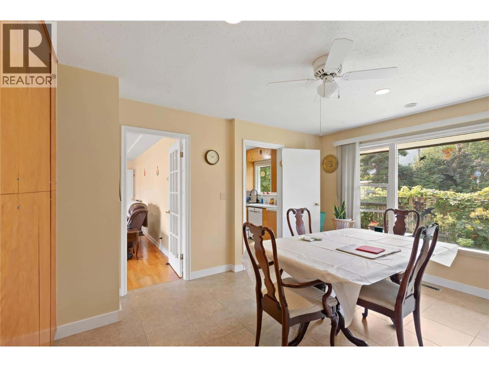 1230 Shuswap Avenue — Sicamous, British Columbia - Photo 5 of 47